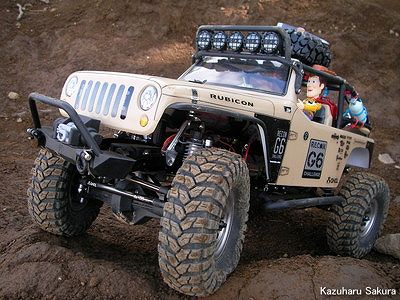 Axial(アキシャル)・SCX10・ジープ ラングラー G6 製作記 ～ 完成画像 走行中